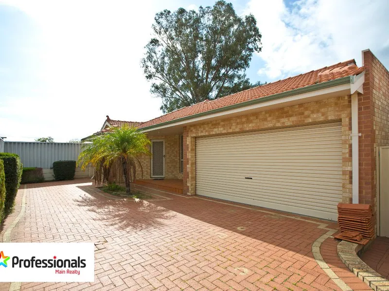 REAR 3 BEDROOM VILLA - Contact tenant to view (see below)