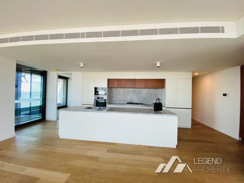 Prestigious North Facing 3-bedroom Apartment in the Heart of Sydney CBD