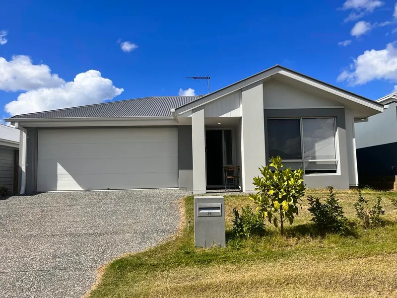 Sleek 4-bedroom Haven!