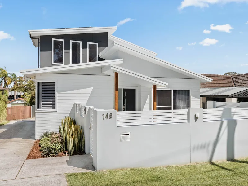 Modern Hamptons Style Home Just 250m Walk From The Lake