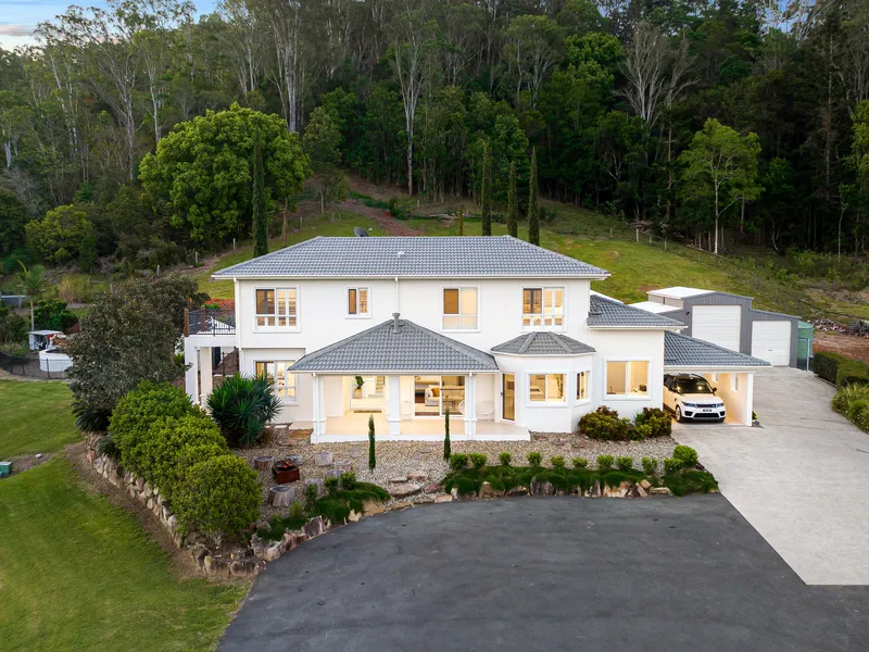 Luxury Acreage Retreat with Panoramic Views