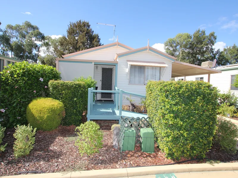 REDUCED TO SELL ! Beautifully presented , cosy park home!
