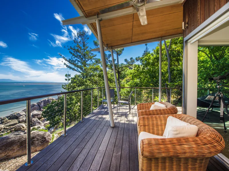 Unsurpassed views - absolute oceanfront living
