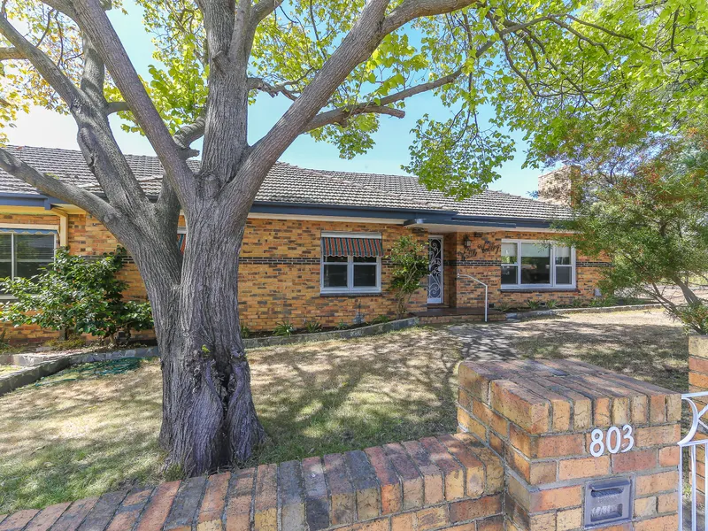 Marvellous House with Exceptional Location in Camberwell