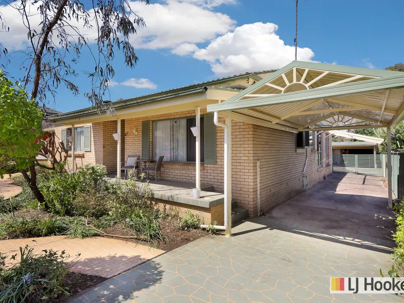 Beautifully Presented 5 Bedroom Family Home!!