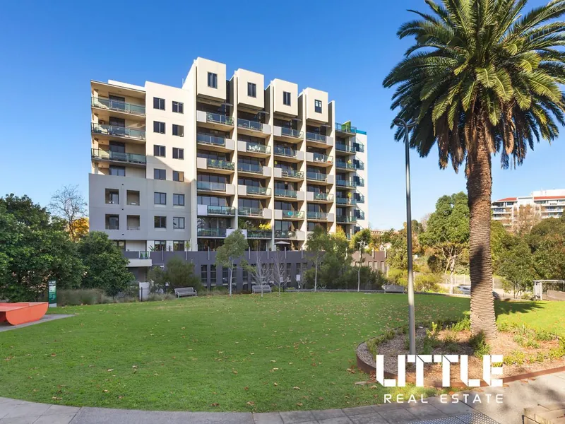 Sunlit inner-city style