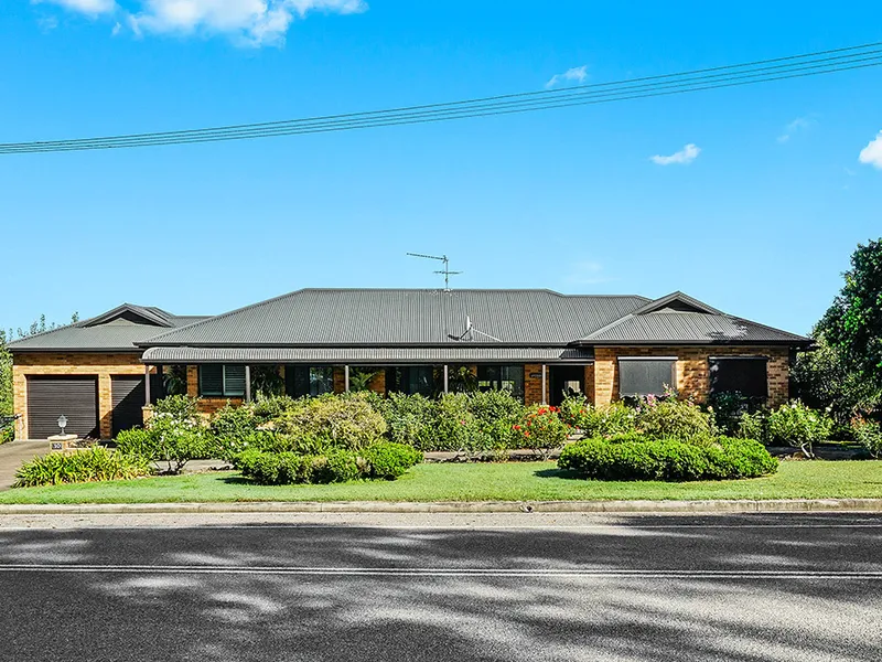Embrace Country Living in Style!