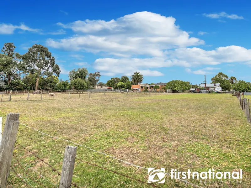 SECURE YOUR FUTURE WITH THIS BLUE-CHIP OPPORTUNITY !