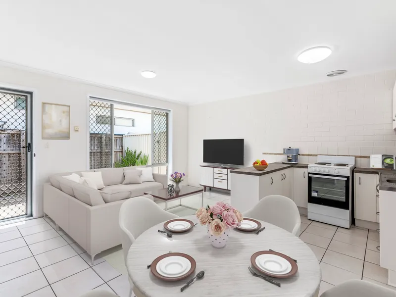 Tidy Duplex with Oversize Yard