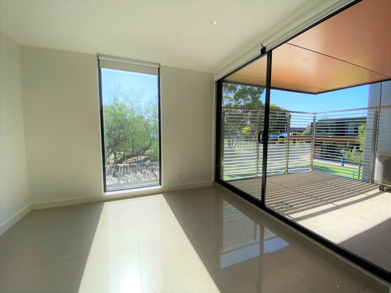 Spacious Modern 2 Bedroom Apartment