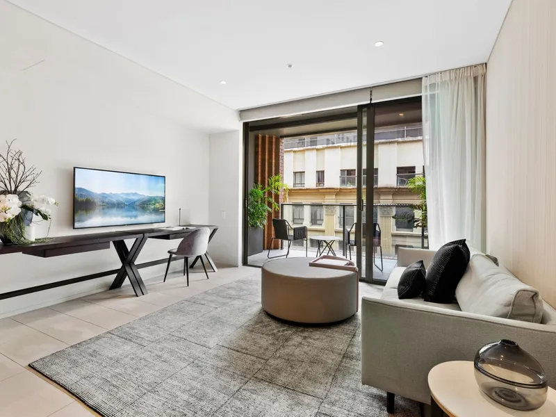 $1450PW 2 BEDS IN ARC BY CROWN