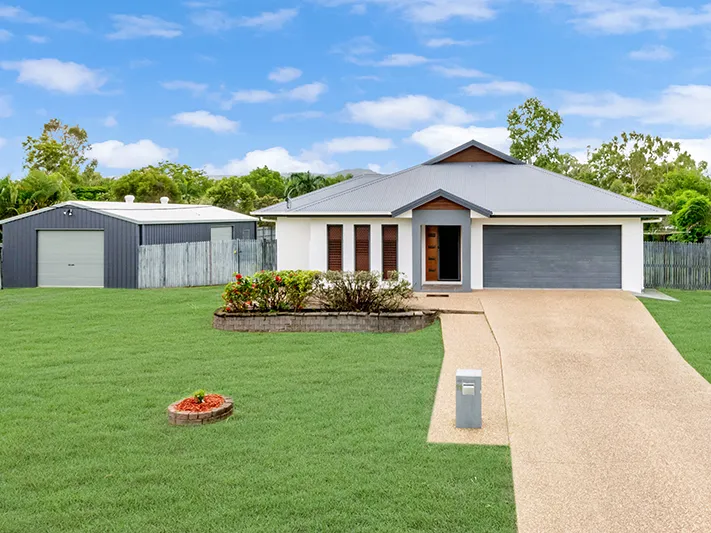 ROSSMEAD ESTATE -- WHERE BIG IS TRULY BETTER -- QUALITY HOME ON 3200sqm