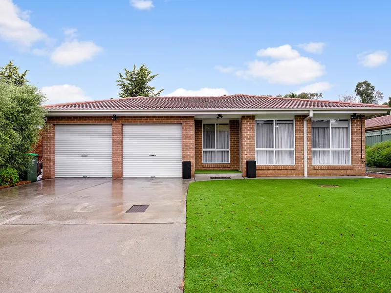 Immaculate, single level, low maintenance home in popular Bonython