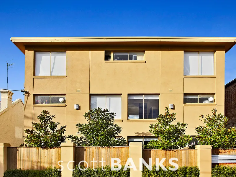Chic inner city pad - Fully Furnished!!