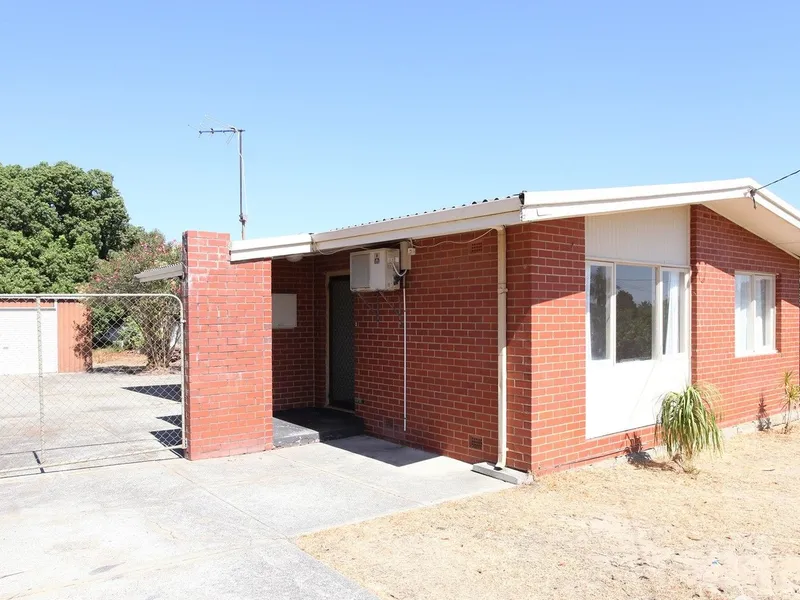 NEED A HUGE WORKSHOP?