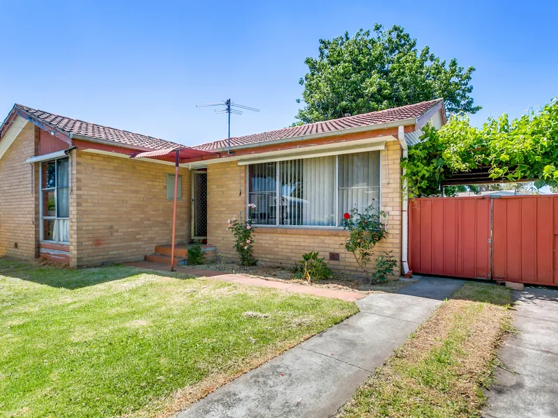 Large Block, Ideal Location!