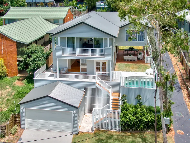 Luxurious Family Home in Quiet Cul-de-Sac
