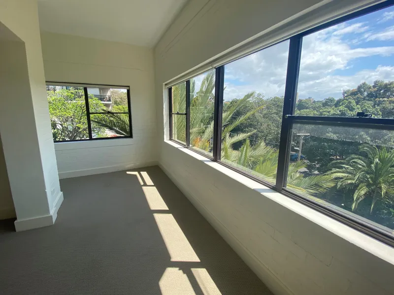 2 bedroom Unit in the Heart of Coogee!