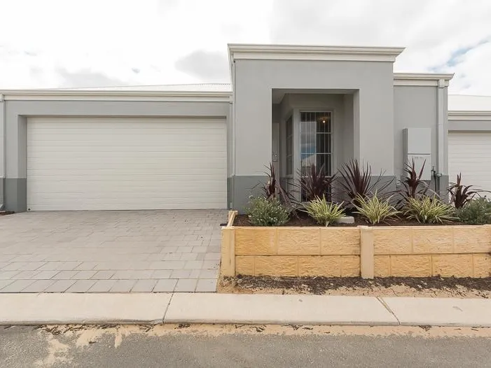 STUNNING 3 x 2 IN TAPPING