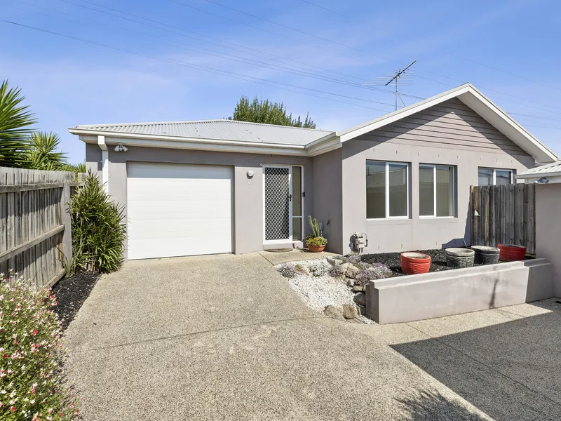 Modern two bedroom townhouse, on a large block close to all amenities.