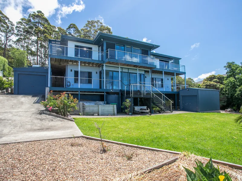 SPACIOUS HOME WITH PRESTIGIOUS VIEWS