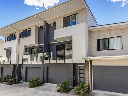 Nearly new 3 Bedroom townhouse