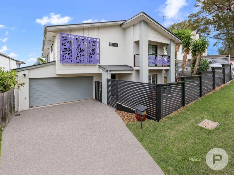 Sensational five-bedroom home with dual-living!