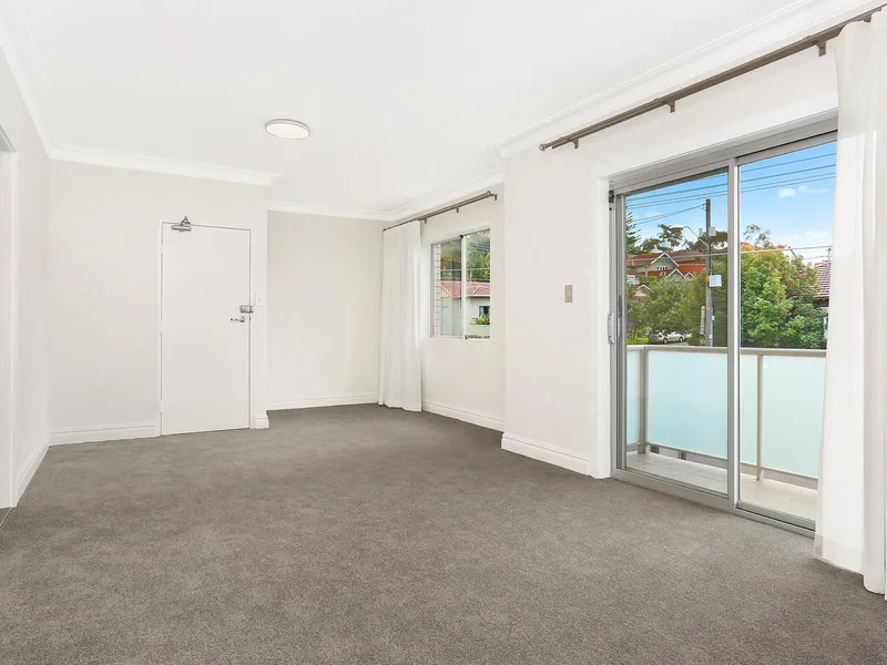 Renovated Stunning Two Bedroom Apartment