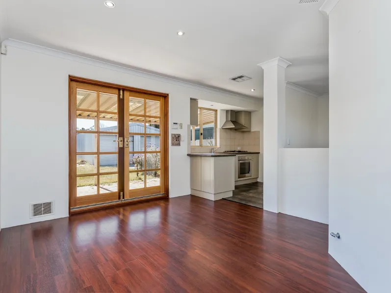 LOVELY 3BRM FAMILY HOME BIG 20 x 20 WORKSHOP