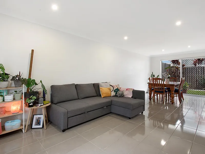 3 bed, 2.5 bath Spacious UNIT, SLUG