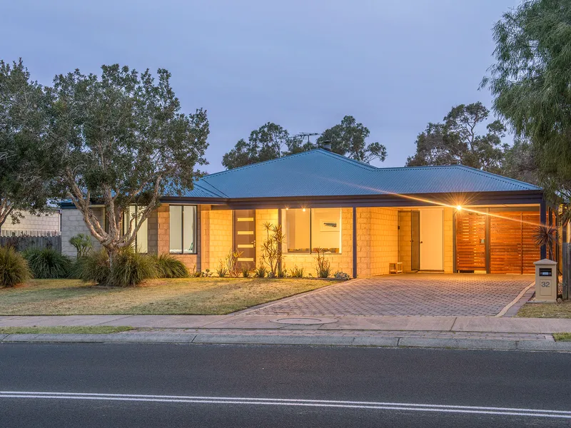 Beautiful Family Residence on Large 708sqm Corner Block!