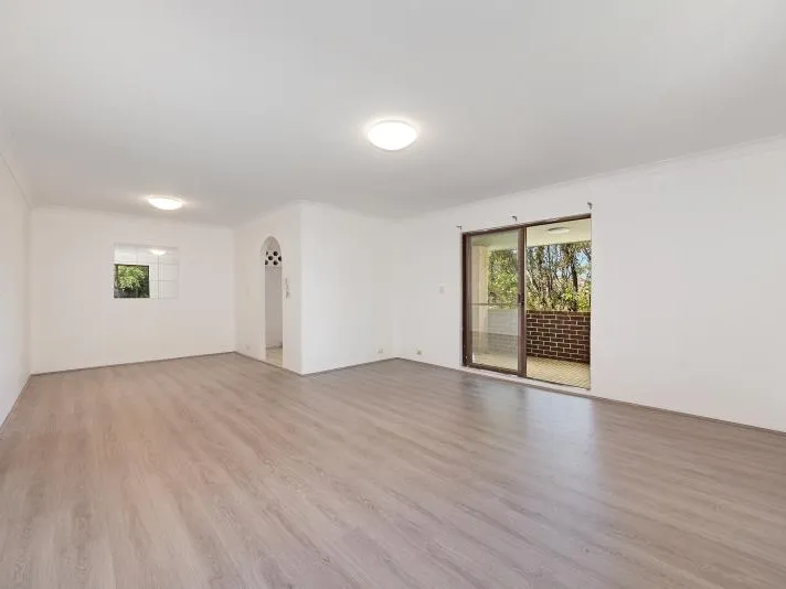 SPACIOUS TWO BEDROOM APARTMENT