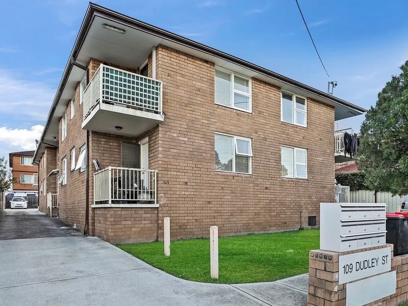 Showcasing stylish and contemporary finishes, this home offers a light filled interior.