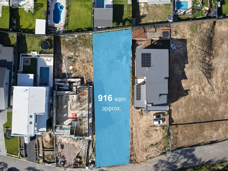 Auction must be SOLD!!  Dream location  