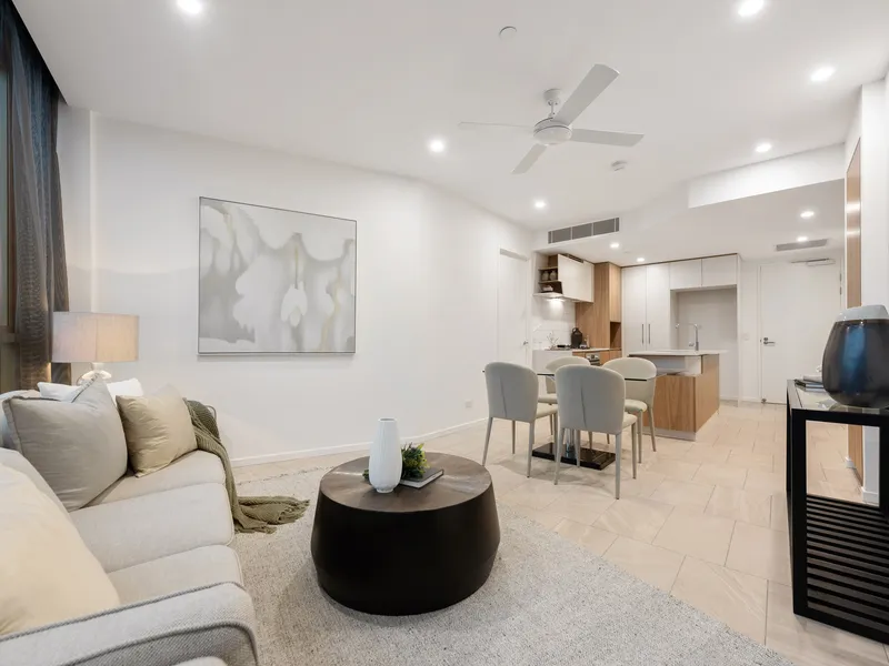 Impressive Spacious 2 Bedroom + Study Apartment with Floor to Ceiling Glazing.