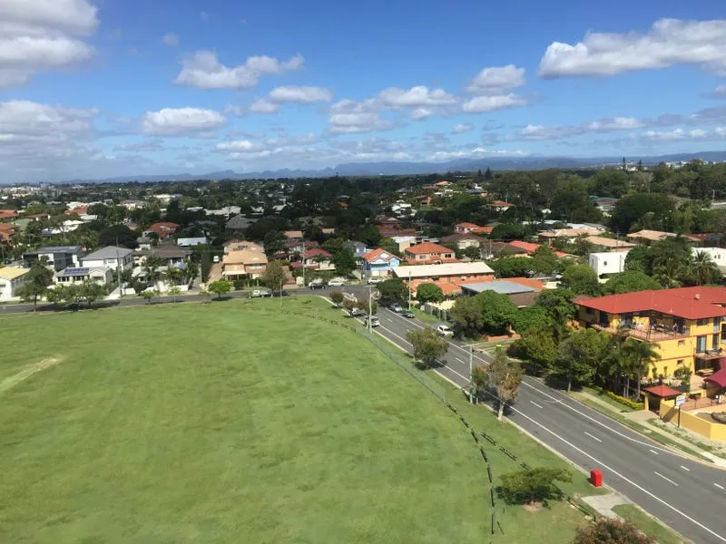 2 bed, 2 bath, 1 car space, 11th floor, great outlook