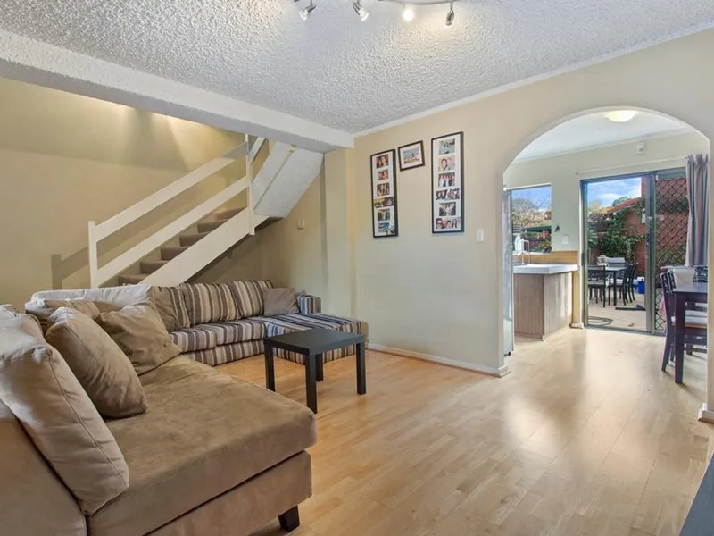 Well presented townhouse in quiet well maintained complex.