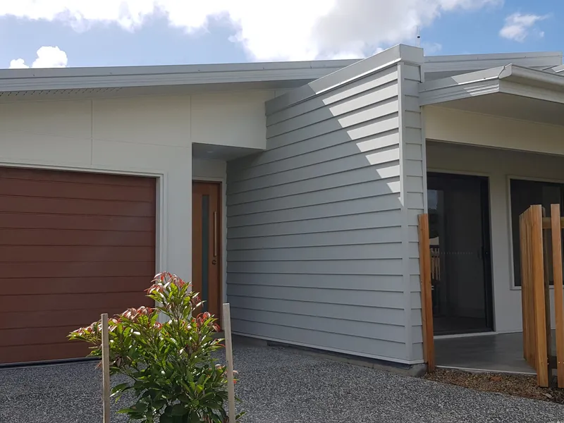 This well-appointed 3-bedroom Duplex in Pimpama offers open plan living and dining area, with generous courtyard, fully fenced.