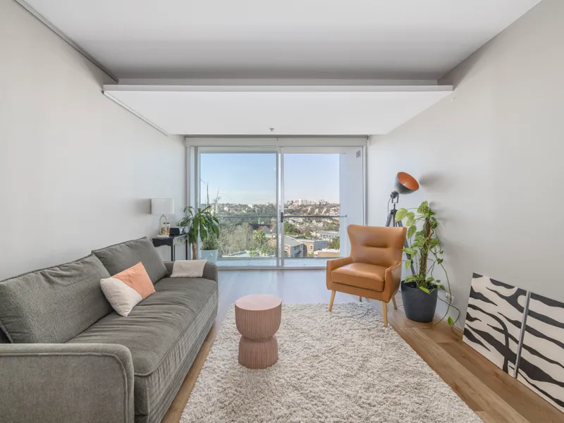 Light, space and views in the 'Top of the Town'