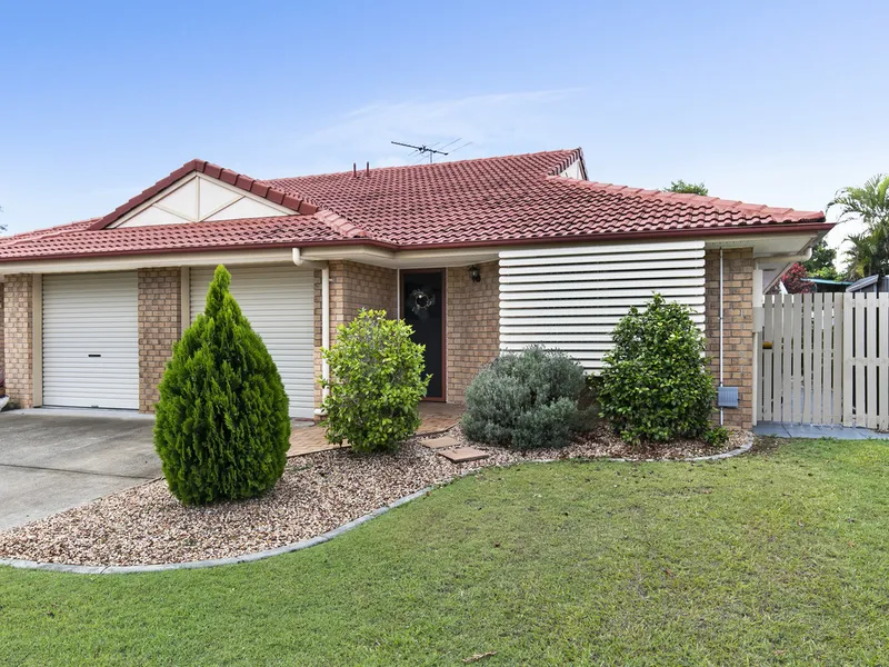 Immaculate & Spacious Lowset Villa in Birkdale!