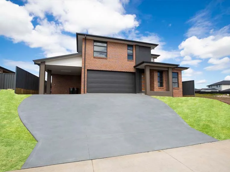 MODERN FOUR BEDROOM DUAL OCCUPANCY HOME