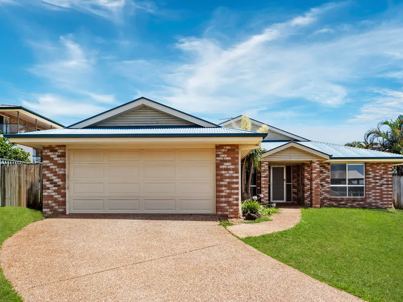 Outstanding Family home freshly painted and carpeted ready for you to move in!