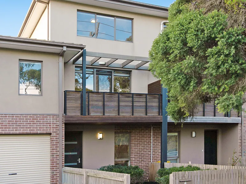 Smart And Stylish In A Cul De Sac Setting