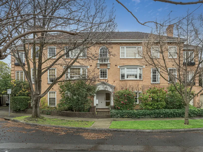 Georgian Style Ground Floor Apartment