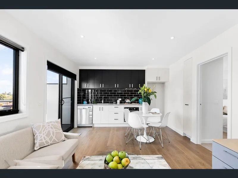 CONTEMPORARY STYLE IN A PRIME LOCATION