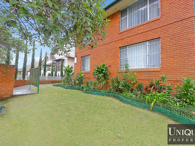 Beautiful North Facing Apartment, Private & Secure, Private Seperate Vegetable Patch and Tandum 2 Carspaces