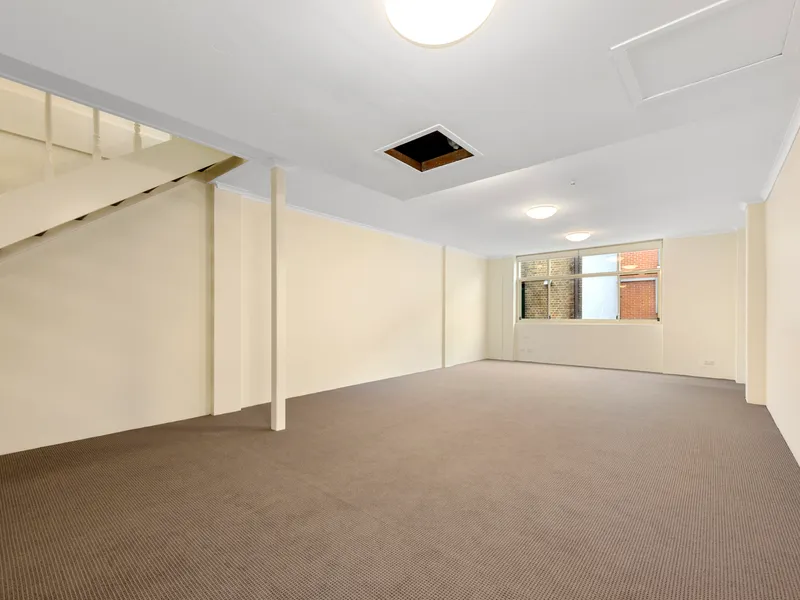 CENTRALLY LOCATED APARTMENT!