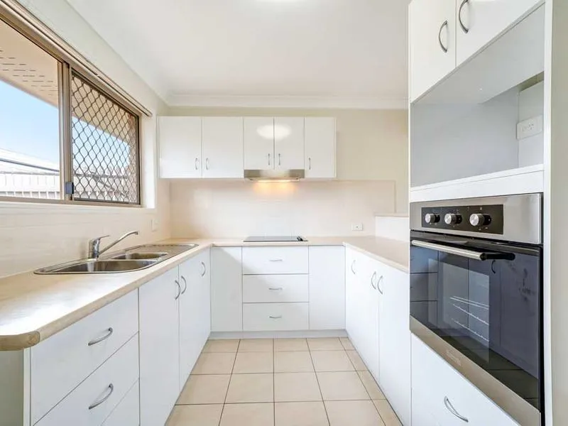 Beautiful, well-positioned unit with great neighbours - perfect for your new home
