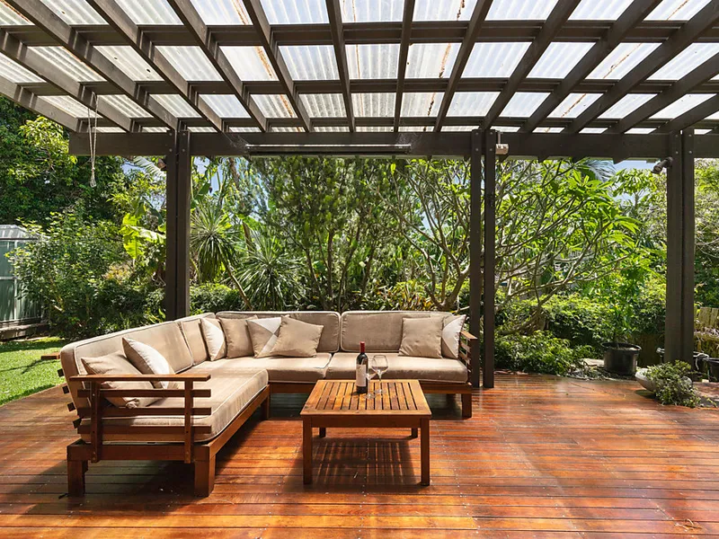 Large Home. Elevated Position. Great Layout.