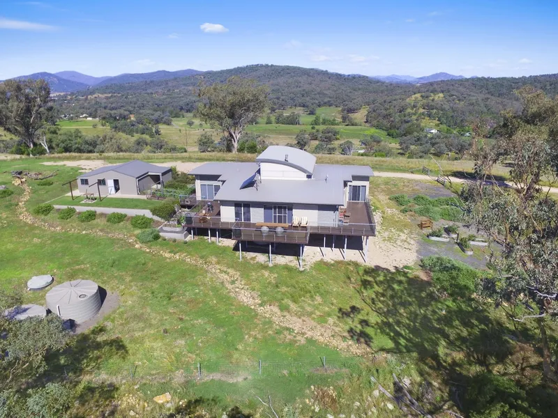 UNIQUE ECO-LIFESTYLE OPPORTUNITY - .OFF GRID